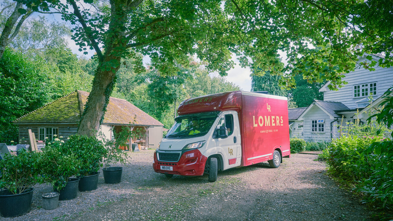 We are currently experiencing telephone issues. Please contact us on 01483 267727 or 07526 205527